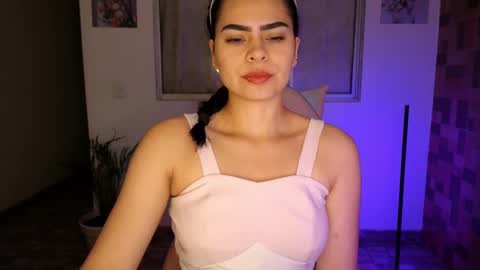 Snapshot of sexxylady__ chatting on February 17, 11:02 am Angie online show from February 17, 11:02 am
