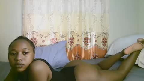 Snapshot of sexy_ariana_2 chatting on February 27, 8:39 am Ariana online show from February 27, 8:39 am