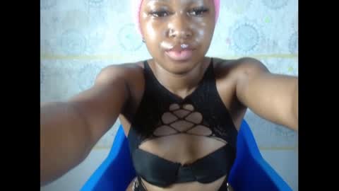 Snapshot of sexy_bluey247 chatting on September 15, 2:20 am sexy_bluey247 online show from September 15, 2:20 am