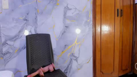 sexy_curlylady online show from April 12, 7:55 am