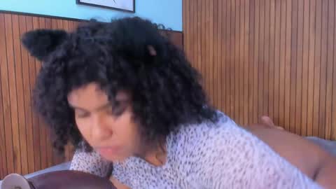 sexy_curlylady online show from June 1, 1:29 am