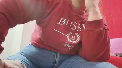 Snapshot of sexy_curvi chatting on October 3, 2:38 am karla instagram online show from October 3, 2:38 am