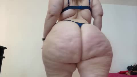 Snapshot of sexy_curvi chatting on December 11, 4:52 pm karla instagram online show from December 11, 4:52 pm