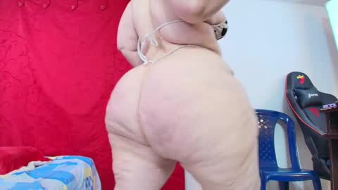 Snapshot of sexy_curvi chatting on September 22, 5:44 pm karla instagram online show from September 22, 5:44 pm