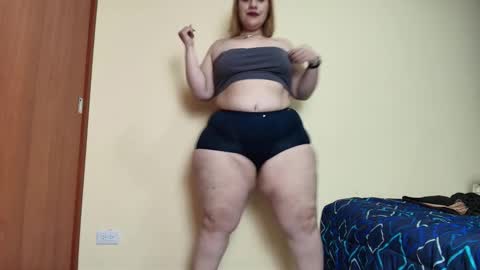 Snapshot of sexy_curvi chatting on October 9, 4:33 pm karla instagram online show from October 9, 4:33 pm
