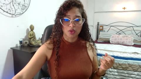 danna gomez online show from January 19, 9:45 pm