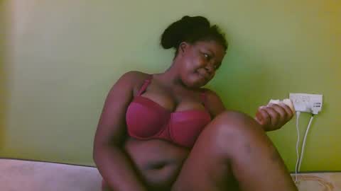 Snapshot of sexy_divana chatting on February 11, 8:48 am sexy_divana online show from February 11, 8:48 am