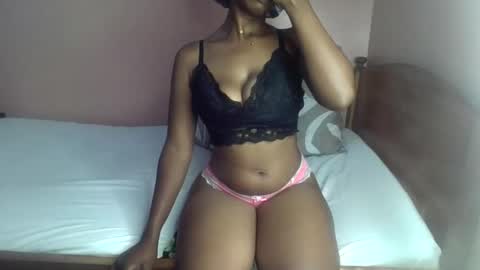 Snapshot of sexy_ellahh chatting on October 16, 3:31 am Ellahh online show from October 16, 3:31 am