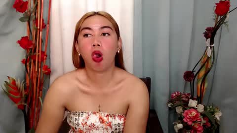 HANNAH online show from February 18, 1:32 am