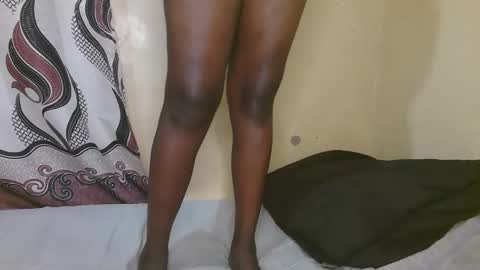 Snapshot of sexy_latasha chatting on September 8, 6:40 pm sexy_latasha online show from September 8, 6:40 pm