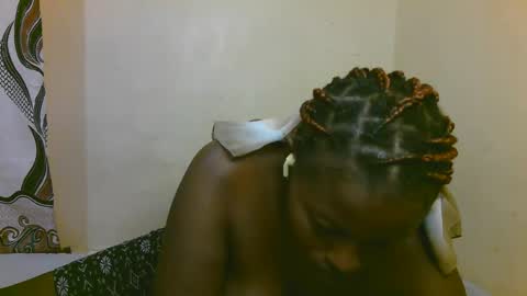 Snapshot of sexy_latasha chatting on September 16, 7:44 pm sexy_latasha online show from September 16, 7:44 pm