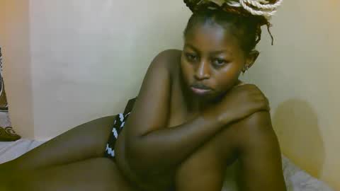 Snapshot of sexy_latasha chatting on September 18, 3:05 am sexy_latasha online show from September 18, 3:05 am