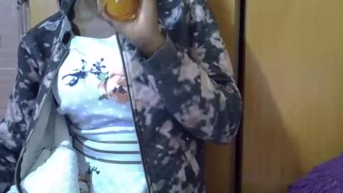 Snapshot of sexy_leila3 chatting on February 10, 11:15 am kayla online show from February 10, 11:15 am