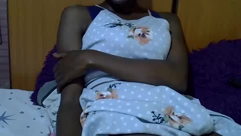 Snapshot of sexy_leila3 chatting on February 6, 10:53 pm kayla online show from February 6, 10:53 pm