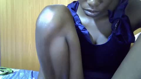 Snapshot of sexy_leila3 chatting on February 15, 10:43 pm kayla online show from February 15, 10:43 pm