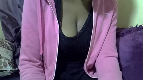 Snapshot of sexy_leila3 chatting on December 12, 10:34 am kayla online show from December 12, 10:34 am
