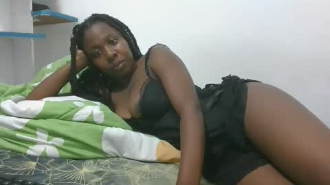 Snapshot of sexy_letisha chatting on October 4, 7:40 pm sexy_letisha online show from October 4, 7:40 pm