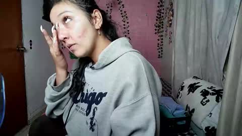 Snapshot of sexy_lolas chatting on September 17, 5:05 am sexy lolas online show from September 17, 5:05 am