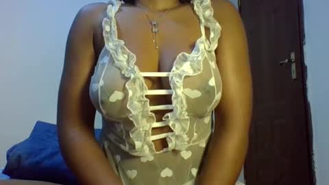 Snapshot of sexy_natallie chatting on February 13, 8:06 am natallie online show from February 13, 8:06 am