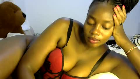 Snapshot of sexy_siera chatting on February 18, 2:49 am laura online show from February 18, 2:49 am