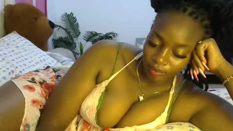 Snapshot of sexy_siera chatting on September 15, 2:14 pm laura online show from September 15, 2:14 pm