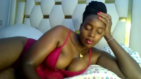 Snapshot of sexy_siera chatting on February 23, 6:22 am laura online show from February 23, 6:22 am