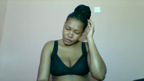 sexyapple2002 online show from October 11, 8:00 pm