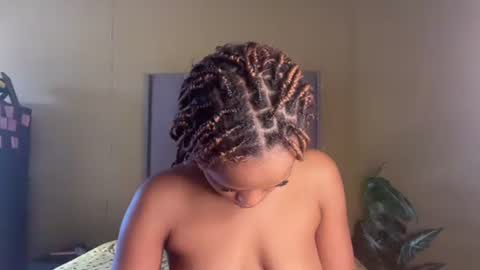 Snapshot of sexyasszeeee chatting on October 14, 8:50 am sexyasszeeee online show from October 14, 8:50 am
