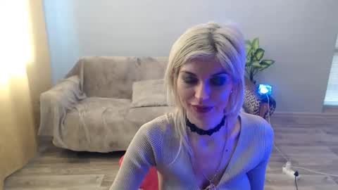 sexybeatriice online show from March 24, 9:47 am