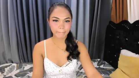 sexybella4uxxx online show from May 7, 4:54 pm