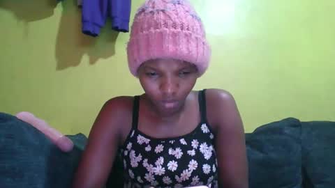 Essy online show from November 10, 6:47 pm