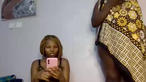 Essy online show from November 24, 8:00 pm