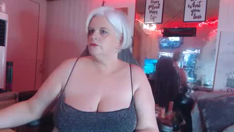 sexychazza16 online show from January 12, 11:32 pm