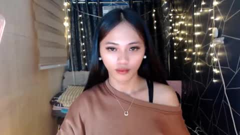 Miss Cheng online show from November 7, 2:44 pm