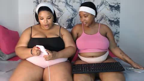 SEXYCHILL online show from April 18, 8:31 pm