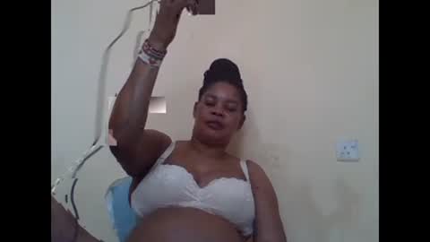 Snapshot of sexydove2 chatting on March 10, 6:27 am EMILY online show from March 10, 6:27 am