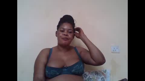 Snapshot of sexydove2 chatting on February 24, 7:42 am EMILY online show from February 24, 7:42 am