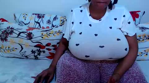 Snapshot of sexyebonylove89 chatting on October 1, 9:20 pm sexyebonylove89 online show from October 1, 9:20 pm