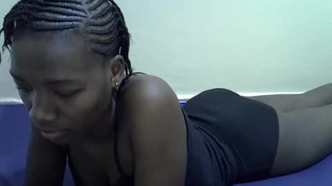 sexyghurl12 online show from November 6, 4:13 pm