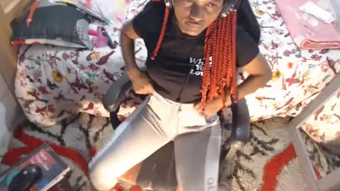 sexyjustin202 online show from February 1, 5:18 am