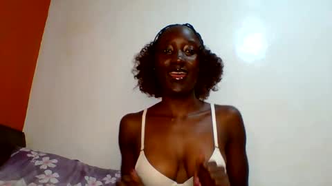 sexylucia5 online show from June 10, 10:14 am