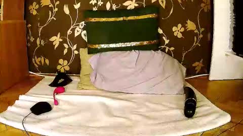 Squirty Maya Gold online show from September 20, 6:06 pm