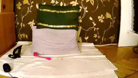 Squirty Maya Gold online show from October 27, 3:07 pm