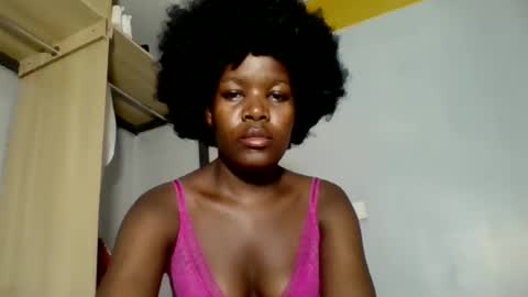 Snapshot of sexymelanin001 chatting on October 7, 12:59 am sexymelanin001 online show from October 7, 12:59 am