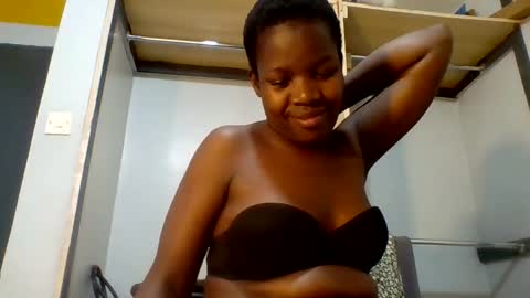 Snapshot of sexymelanin001 chatting on September 24, 1:37 am sexymelanin001 online show from September 24, 1:37 am