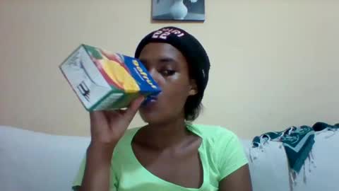 Snapshot of sexyqueen3457132 chatting on March 11, 11:26 pm DOVY ACHIENG online show from March 11, 11:26 pm