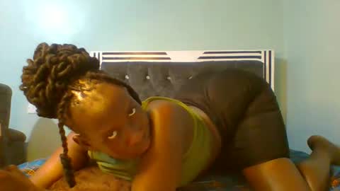 VIVIAN online show from March 1, 9:15 pm