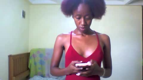 Snapshot of sexyy_tiny chatting on January 3, 8:32 am Mel online show from January 3, 8:32 am