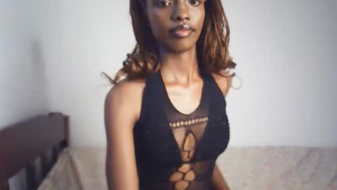 sexyzuriel online show from February 9, 4:15 am