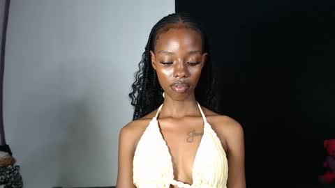 sexyzuriel online show from May 21, 5:55 pm